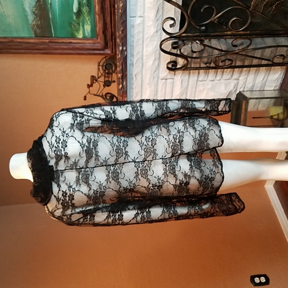 Handmade Lace blouse - Picture 3 of 3